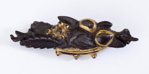 Menuki, eller greb ornament (kobber-guld legering med forgyldning) af Japanese School