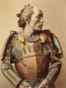 Portræt af en samurai fra det gamle Japan bevæbnet med helkropsrustning, 1890 af Japanese School