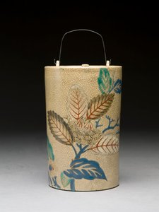 Sake-flaske, 1600-tallet (kyoto lertøj med overglasur emaljer) af Japanese School