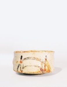 Shino Chawan teskål med lav fodring, Momoyama Period (glaseret stentøj) af Japanese School