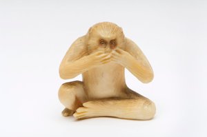 Speak No Evil, en af de tre kloge aber af Japanese School