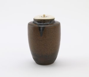 Tea caddy, katatsuki type, Edo periode (keramik) af Japanese School