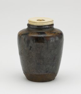 Tea caddy, katatsuki type, Seto, Aichi præfektur, Edo periode, midten af 1600-tallet (keramik) af Japanese School