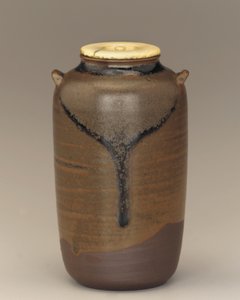 Tea caddie med to lugs, Koishibara, Fukuoka præfektur, Edo-periode, slutningen af det 17.-begyndelsen af det 18. århundrede (keramik) af Japanese School