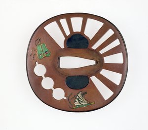 Tsuba dekoreret med vifter (kobber med emalje)