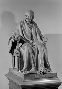 Siddende skulptur af Voltaire (1694-1778)