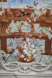 Vinskud, druer, blomster og fugle, detalje
