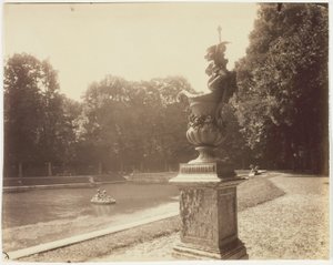 Versailles, Grand Trianon, (blyvase af Le Lorrain) af Jean Eugène Auguste Atget