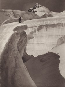 Schweiz: Jungfrau, Glacier Labyrinth, Rottalhorn i baggrunden (s/h foto) af Jean Gaberell