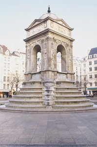 Frankrig, Paris, Fontaine des Innocents, stenfontæne med trin.