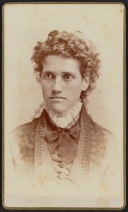 Carte-de-visit portræt af Miss Julia J. Thomas, ca. 1875. af Jefferson Beardsley