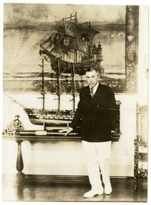 Booth Tarkington, ca. 1920-28 (foto af gelatinesølv) af Jessie Tarbox Beals