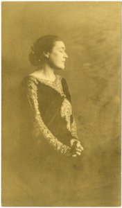 Fanny Hurst, ca. 1909-20 (foto af gelatinesølv) af Jessie Tarbox Beals