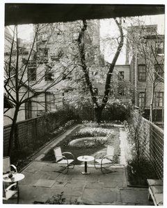Garden of Mrs W H Wells 265 W 11th af Jessie Tarbox Beals