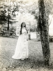 Grace Duffy Boylan mor til Malcolm Stuart Boylan, filminstruktør Hollywood, ca. 1905-17 (foto af gelatinesølv) af Jessie Tarbox Beals