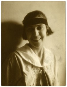 Helen Rehber eller Rehler, ca. 1905-40 (foto af gelatinesølv) af Jessie Tarbox Beals