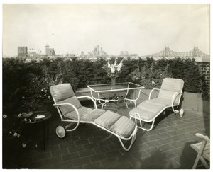 Alice Woodward Rhinehardt, 400 E 52 St, New York, USA, ca. 1905-40 (gelatinsølvfoto) af Jessie Tarbox Beals