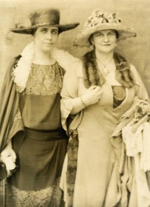 Fru Coolidge og hendes veninde Frances Parkinson Keyes af Jessie Tarbox Beals