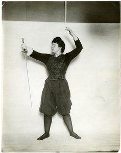 Gammel model, ca. 1905-18 (foto af gelatinesølv) af Jessie Tarbox Beals
