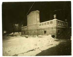 Shaw Memorial bagved om natten, Boston, USA, ca. 1902-10 (foto af gelatinesølv) af Jessie Tarbox Beals
