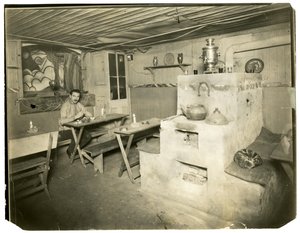 Isba Tea Room på 4th St Sachia - nu en berømt fotograf i Europa Russian Tea Room, Greenwich Village, New York, USA, ca. 1905-40 (foto af gelatinesølv) af Jessie Tarbox Beals