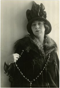 Zoë Akins, forfatter til Déclassée, ca. 1905-40 af Jessie Tarbox Beals