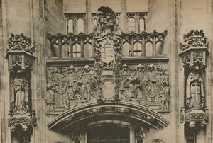 Udskæring i sten under Middlesex-våbenskjoldet i Guildhall, Westminster, c1935.