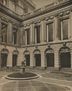 Gården til Drapers Hall i Throgmorton Street, c1935.