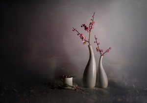 Stilleben med forårsblomster