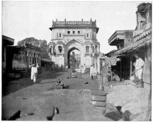 Porten til Lucknow, Indien, slutningen af det 19. århundrede af John L. Stoddard
