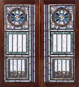 Et par blyholdige glasvinduer,