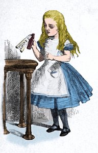 Alice ser på flasken med skiltet drik mig, 1889 af John Tenniel