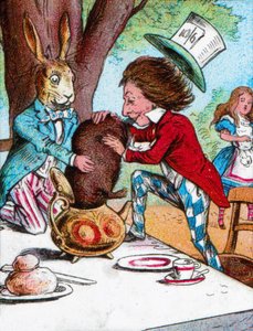 Den gale hattemager og martsharen forsøger at putte sovemusen i en tekande, c1910 af John Tenniel