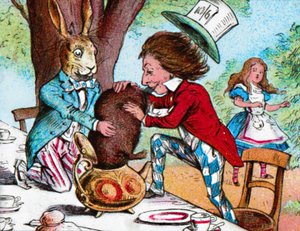 Den gale hattemager og martsharen forsøger at putte sovemusen i en tekande, c1910 af John Tenniel