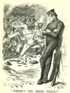 Hvor er det (irske) politi?: William Gladstone, britisk premierminister, ser urolighederne i Irland og venter på at gribe ind. I april blev en ny irsk fredsbevarelseslov vedtaget af parlamentet. John Tenniel tegnefilm fra Punch, London af John Tenniel