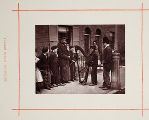 Italienske gademusikanter, 1877. af John Thomson