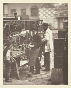 Gadelåsesmeden, 1881. af John Thomson