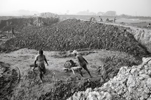 Murstensfabrikker i Kolkata, Indien, 2016 (foto) af Jon Nicholson