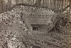 Album "Min verdenskrig - minder om den sydvestlige front i Kärnten, Italien, Trentino-Alto Adige) 31/03/1915-12/11/ 1918 - Josef Zohles Vienna ": militærbunker med kanon af Josef Zohles
