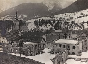 Album "Min verdenskrig - minder om den sydvestlige front i Kärnten, Italien, Trentino-Alto Adige) 31/03/1915-12/11/ 1918 - Josef Zohles Vienna ": murbrokker i Tarvisio (s/h pho af Josef Zohles