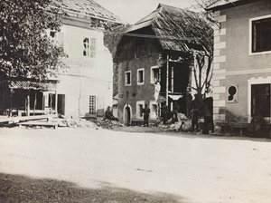 Album "Meine weltkriegs - Erinnerungen South-West Front (Carinthia, Italien, South Tyrol) (Min verdenskrig - minder om den sydvestlige front i Kärnten, Italien, Trentino-Alto Adige) 31/03/1915-12/11/ 1918 - Josef Zohles Wien ": firkant med murbrokker (s/h  af Josef Zohles