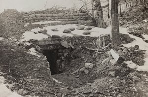 Album "Min verdenskrig - minder om den sydvestlige front i Kärnten, Italien, Trentino-Alto Adige) 31/03/1915-12/11/ 1918 - Josef Zohles Vienna ": militærbunker (s/h foto) af Josef Zohles