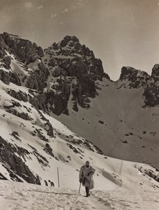 Album "Min verdenskrig - minder om den sydvestlige front i Kärnten, Italien, Trentino-Alto Adige) 31/03/1915-12/11/ 1918 - Josef Zohles Vienna ": soldat i Alperne (s/h ph) af Josef Zohles