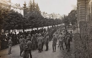 Album "Min verdenskrig - minder om den sydvestlige front i Kärnten, Italien, Trentino-Alto Adige) 31/03/1915-12/11/ 1918 - Josef Zohles Wien ": soldater med mange fanger af Josef Zohles