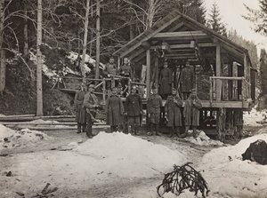 Album "Min verdenskrig - minder om den sydvestlige front i Kärnten, Italien, Trentino-Alto Adige) 31/03/1915-12/11/ 1918 - Josef Zohles Vienna ": soldater foran en kabel af Josef Zohles