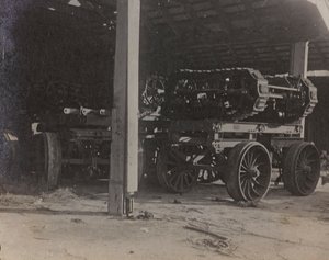 Album "Min verdenskrig - minder om den sydvestlige front i Kärnten, Italien, Trentino-Alto Adige) 31/03/1915-12/11/ 1918 - Josef Zohles Vienna ": garage Tolmezzo (s/h foto) af Josef Zohles