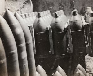 Album "Min verdenskrig - minder om den sydvestlige front i Kärnten, Italien, Trentino-Alto Adige) 31/03/1915-12/11/ 1918 - Josef Zohles Vienna ": ammunition (s/h foto) af Josef Zohles