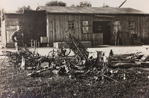 Album "Meine weltkriegs - Erinnerungen South-West Front (Carinthia, Italien, South Tyrol) (Min verdenskrig - minder om den sydvestlige front i Kärnten, Italien, Trentino-Alto Adige) 31/03/1915-12/11/ 1918 - Josef Zohles Wien ": rester af et italiensk fly af Josef Zohles