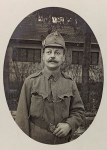 Album "Min verdenskrig - minder om den sydvestlige front i Kärnten, Italien, Trentino-Alto Adige) 31/03/1915-12/11/ 1918 - Josef Zohles Vienna ": portræt af soldat (s/h ph) af Josef Zohles