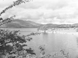 Udsigt over Crummock Water med fjeldet i baggrunden af Joseph Hardman